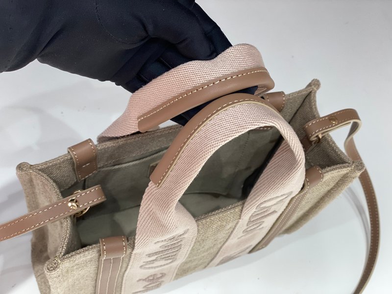 클로에 우디 토트백 카민핑크 자수 리본 001-249796