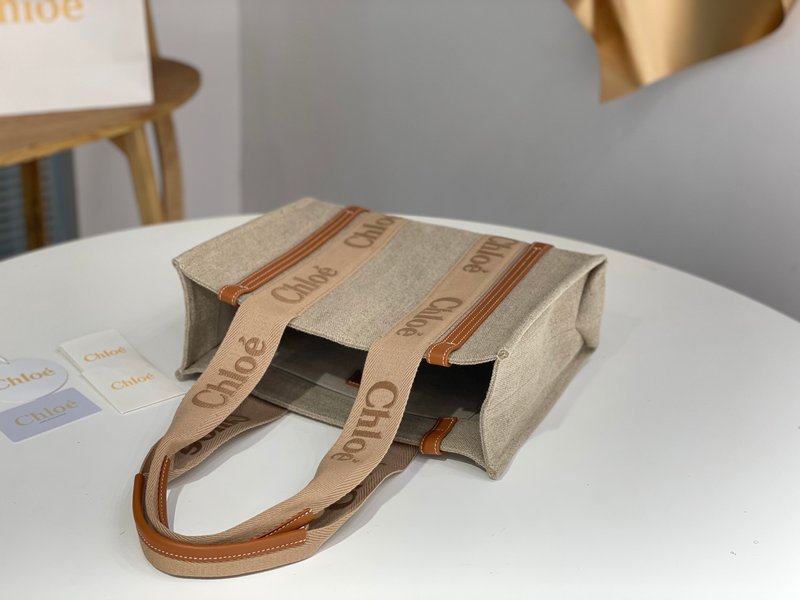 클로에 우디 토트백 티브라운 001-249800