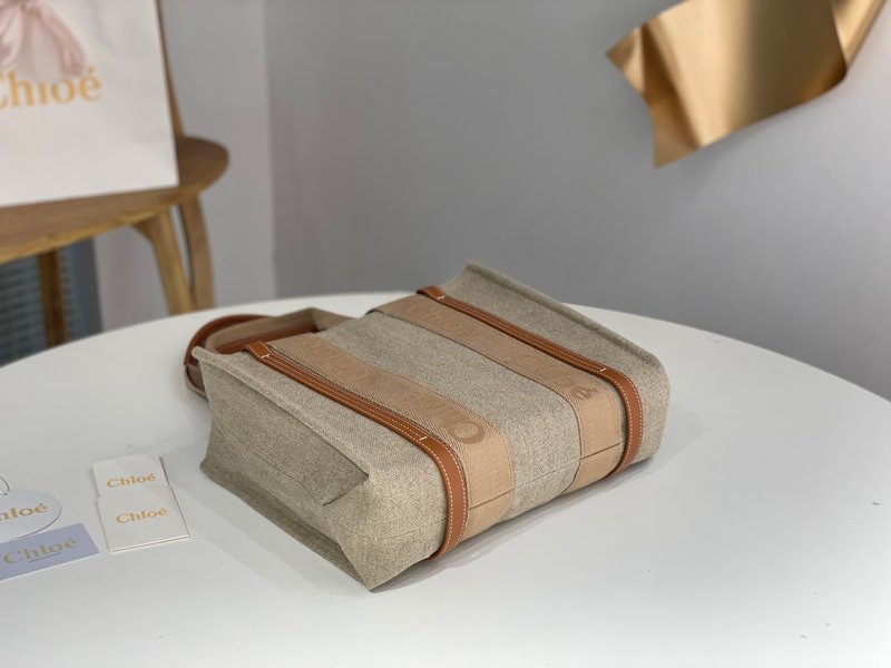 클로에 우디 토트백 티브라운 001-249800