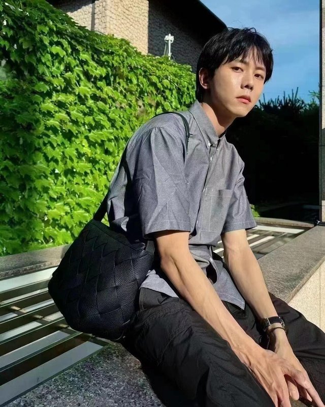 BV 인트레치아토 여성 숄더백 001-250078