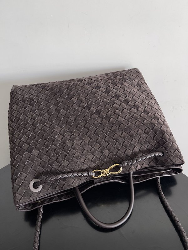 보테가 베네타 안다모 스웨이드 다크브라운 핸드백 001-250090