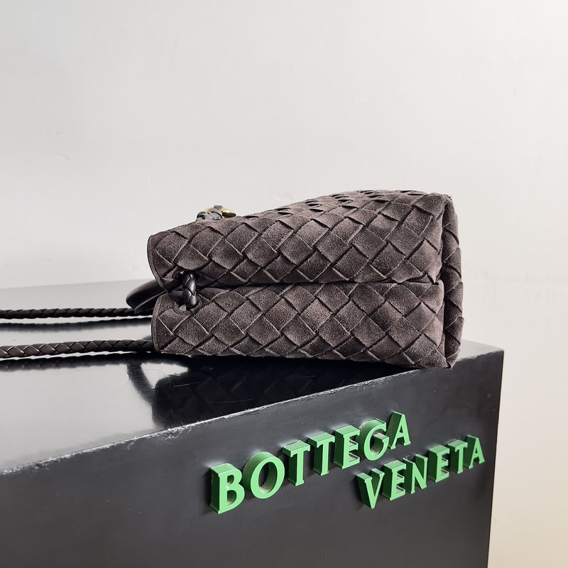 BV 안디아모 웨이브 백 스웨이드 딥브라운 001-250095