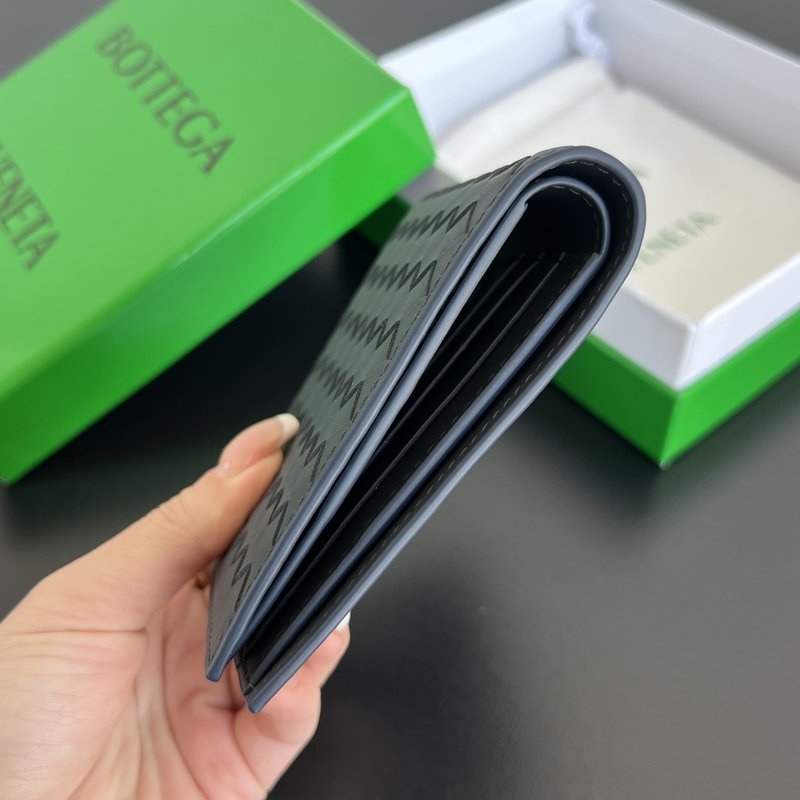 BV 피콜로 바이폴드 지갑 001-250303