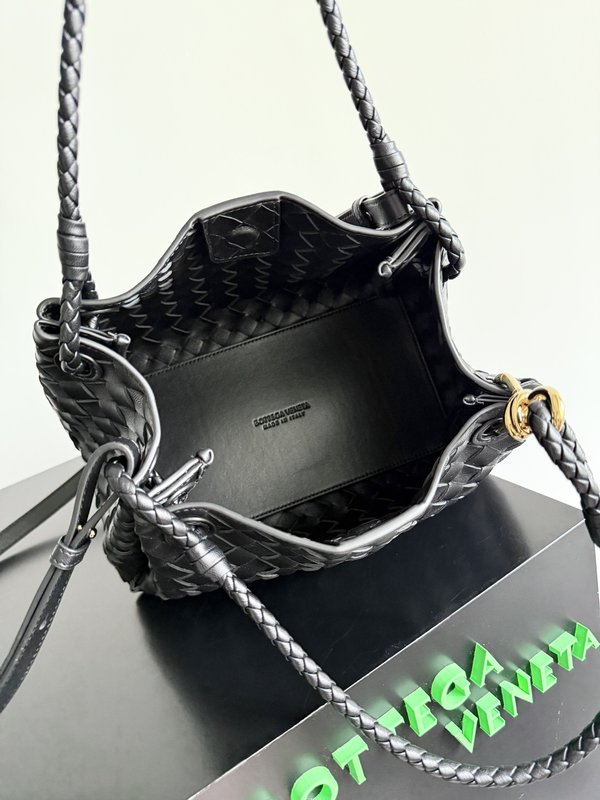 중형 파라슈트 디자인 핸드백 001-250390