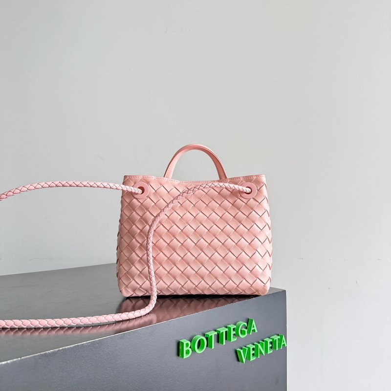 BV 안디아모 인트레치아토 핸드백 001-250773