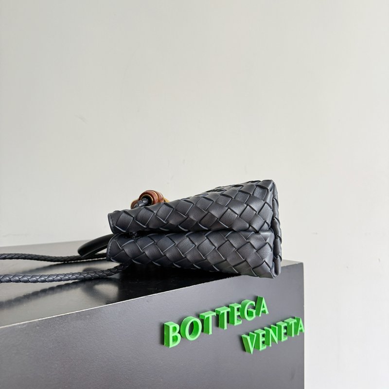 BV 안디아모 인트레치아토 소프트 백 001-250799