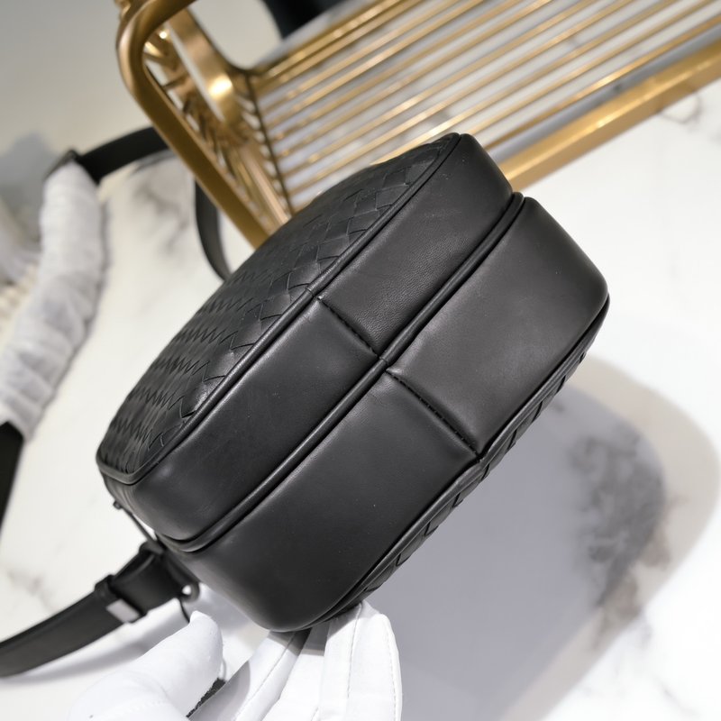 인트레치아토 웨이브 숄더백 001-250806