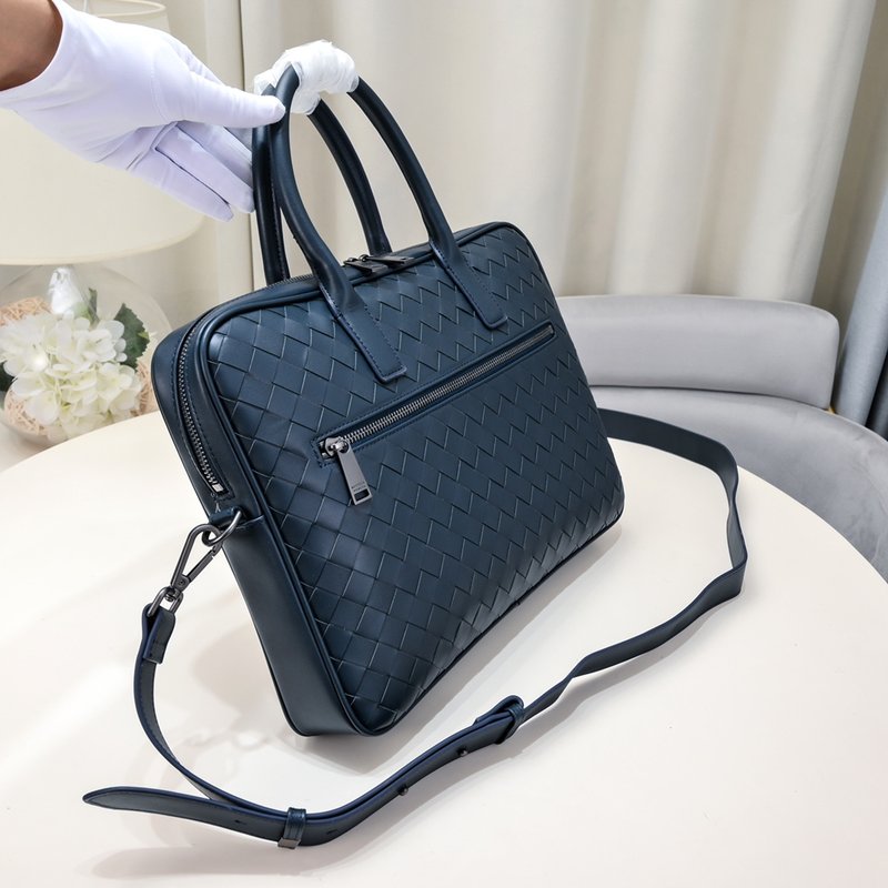 블루 인트레치아토 송아지 가죽 서류가방 001-250874