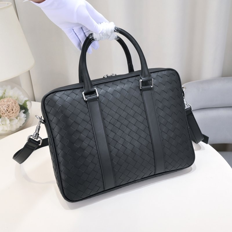인트레치아토 블랙 왁스 카프스킨 브리프케이스 001-250875