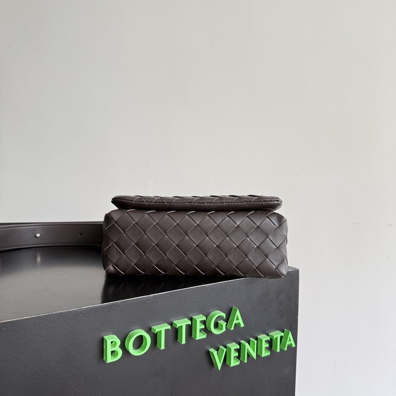 BV 인트레치아토 미니 백 001-251068