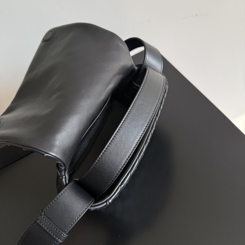 BV 인트레치아토 미니 백 핸들 숄더 001-251094