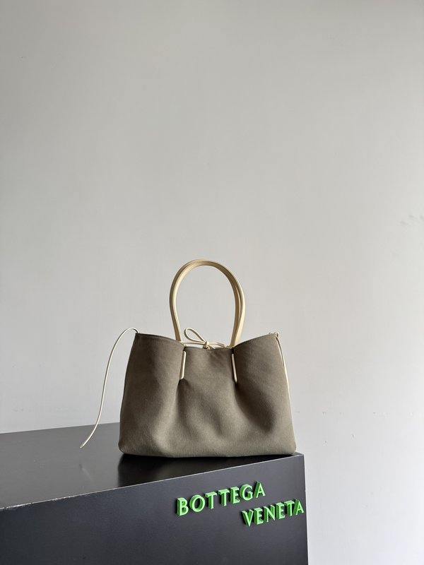 보테가 베네 피나코테카 미디엄 토트백 001-251099