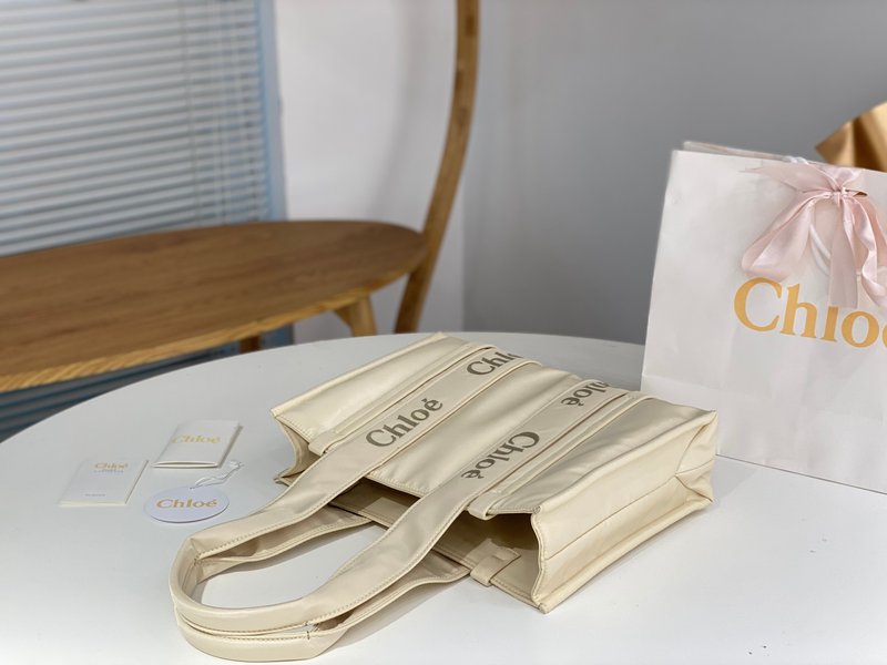 클로에 나일론 자수 토트백 001-251152