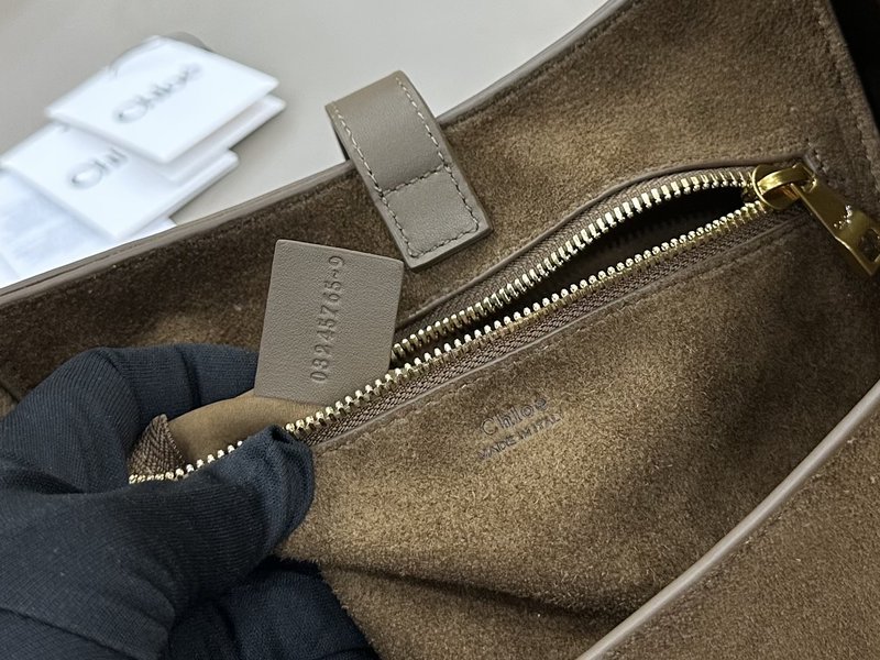 클로에 스웨이드 빈티지 호보백 001-251186