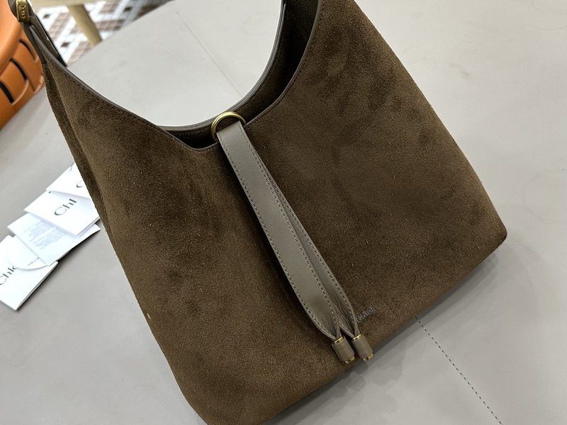 클로에 스웨이드 빈티지 호보백 001-251186