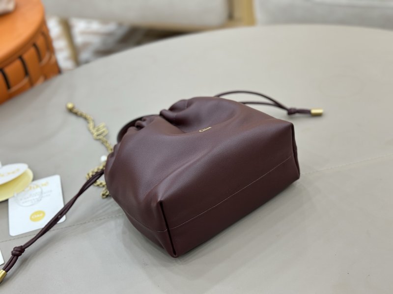 끌로에 체인 포켓백 001-251230
