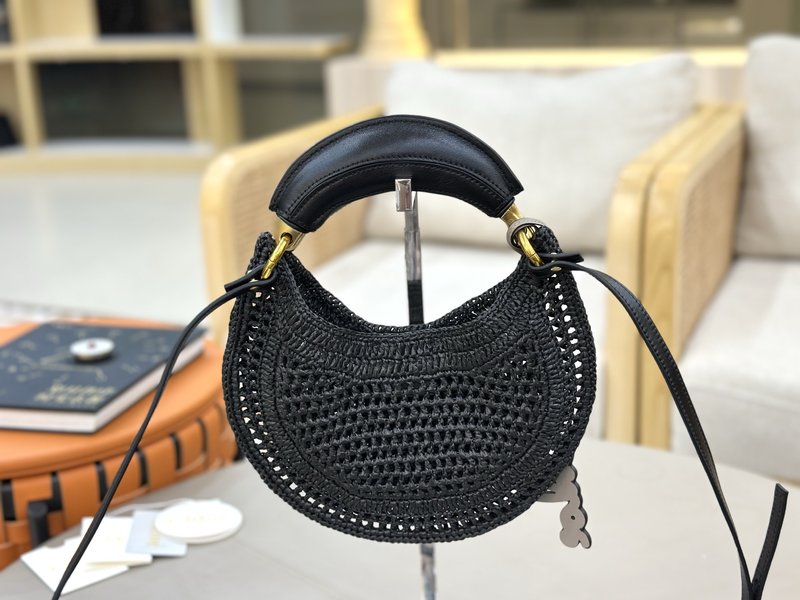 클로에 썸머 바나나 백 스몰 블랙 001-251258