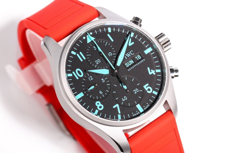 IWC 파일럿 페트로리움 그린 크로노그래프 001-251282