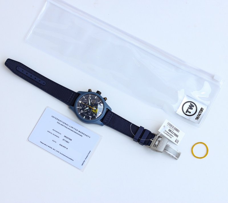 IWC 파일럿 세라믹 크로노그래프 시계 001-251287