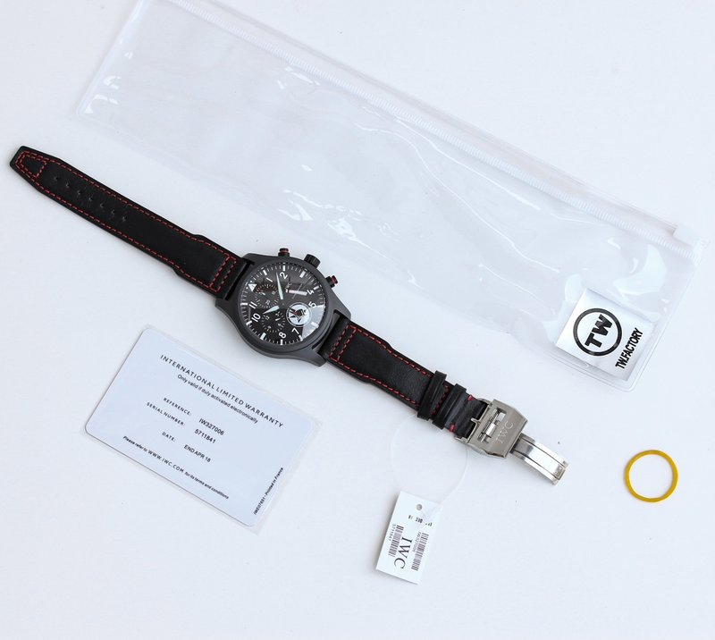 IWC 파일럿 세라믹 크로노그래프 시계 001-251287