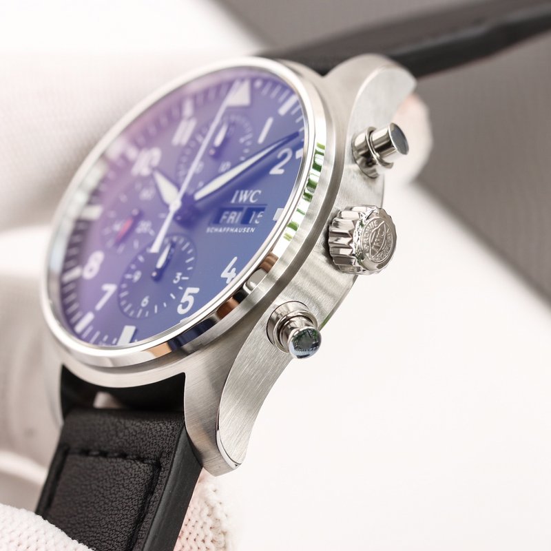 IWC 파일럿 크로노그래프 클래식 복각 시계 001-251311