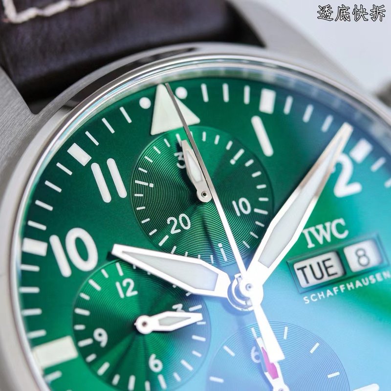 IWC 파일럿 시리즈 페트로맥스 그린 다이얼 시계 001-251326