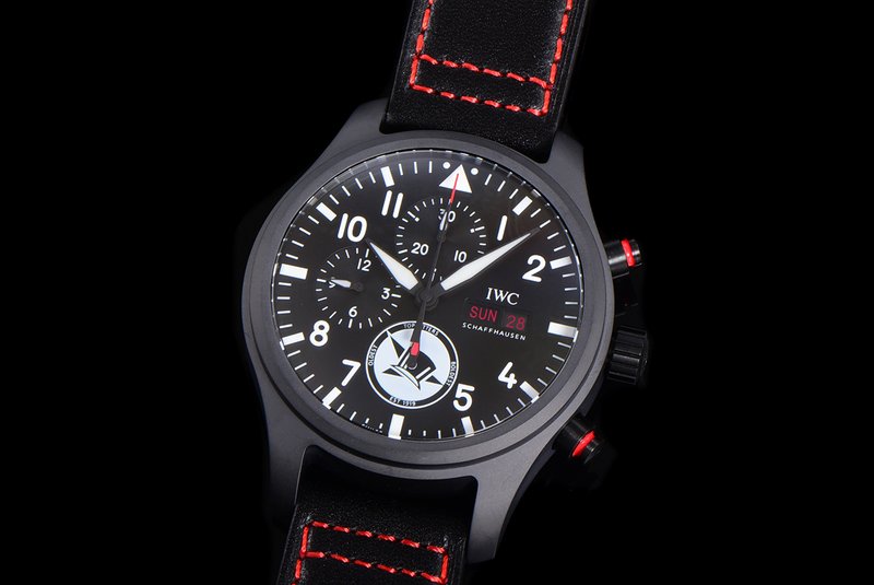 IWC 파일럿 세라믹 크로노그래프 시계 001-251357
