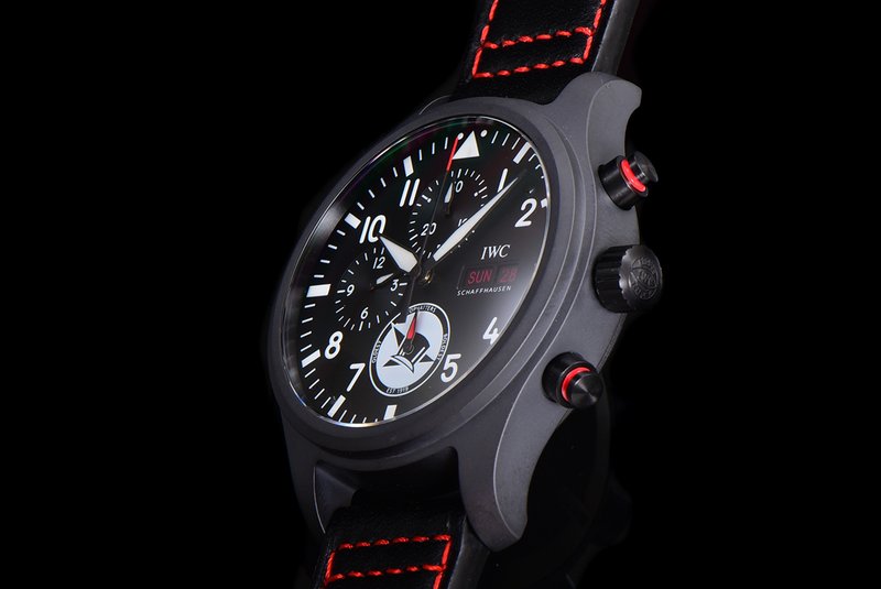 IWC 파일럿 세라믹 크로노그래프 시계 001-251357