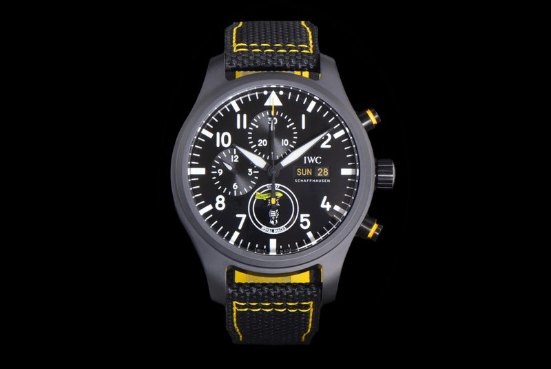 IWC 파일럿 세라믹 크로노그래프 시계 001-251358