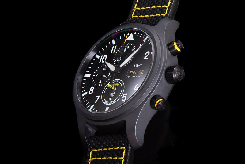 IWC 파일럿 세라믹 크로노그래프 시계 001-251358