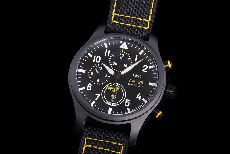 IWC 파일럿 세라믹 크로노그래프 시계 001-251358