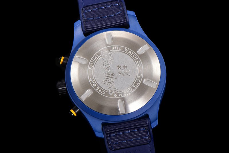 IWC 파일럿 세라믹 크로노그래프 시계 001-251360