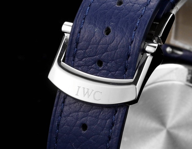 IWC 포르투기저 시리즈 포인터 캘린더 시계 001-251367