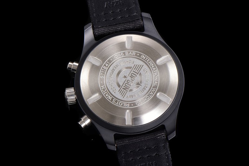 IWC 파일럿 세라믹 크로노그래프 시계 001-251369