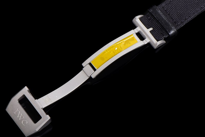 IWC 파일럿 세라믹 크로노그래프 시계 001-251369