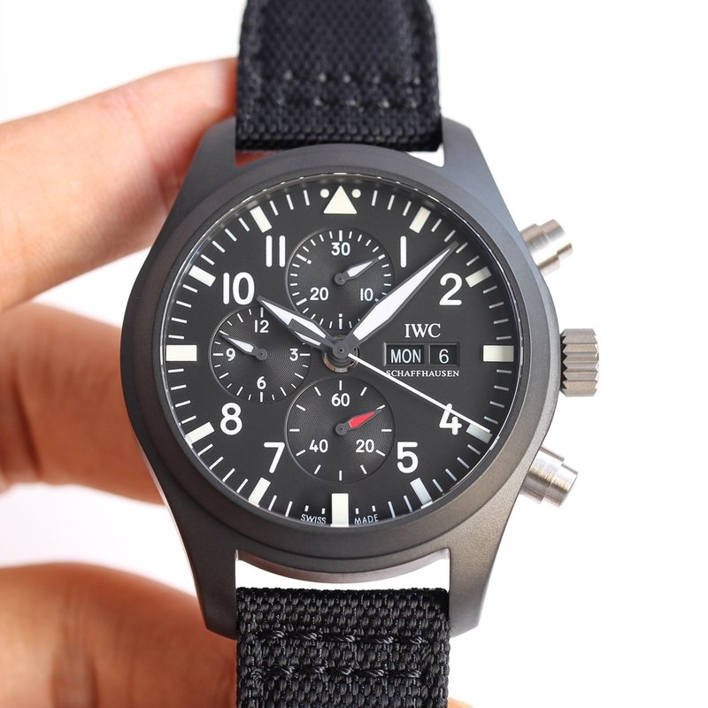 IWC 파일럿 시리즈 오토매틱 크로노그래프 남성용 시계 001-251384