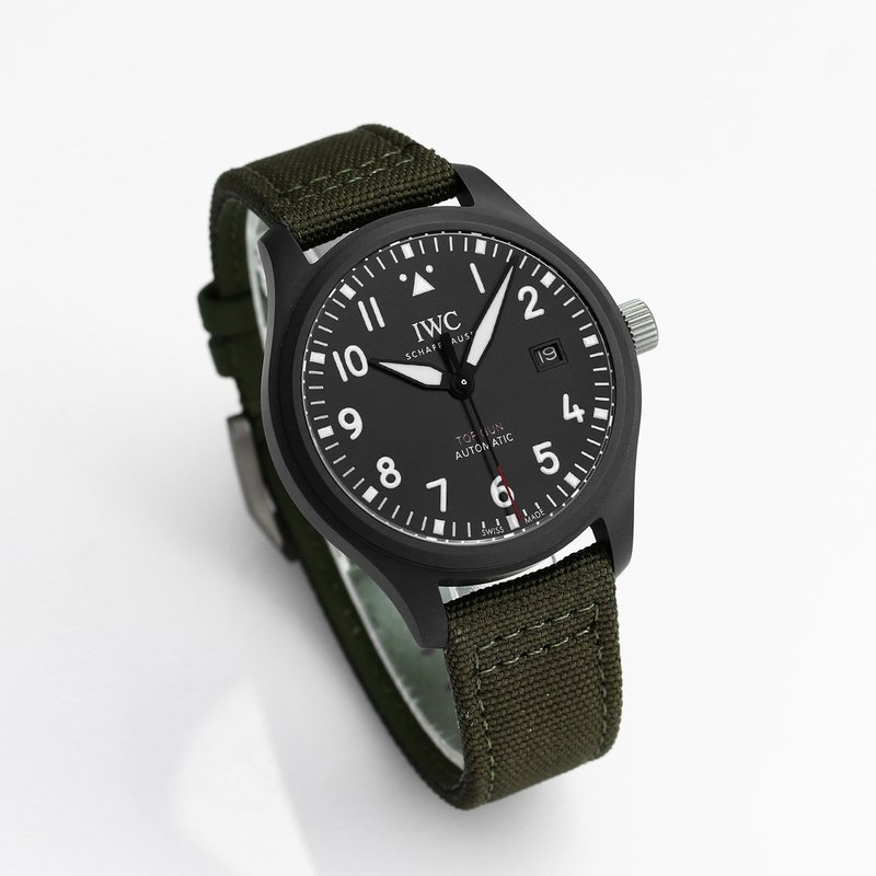 IWC 파일럿 시리즈 세라믹 시계 001-251399