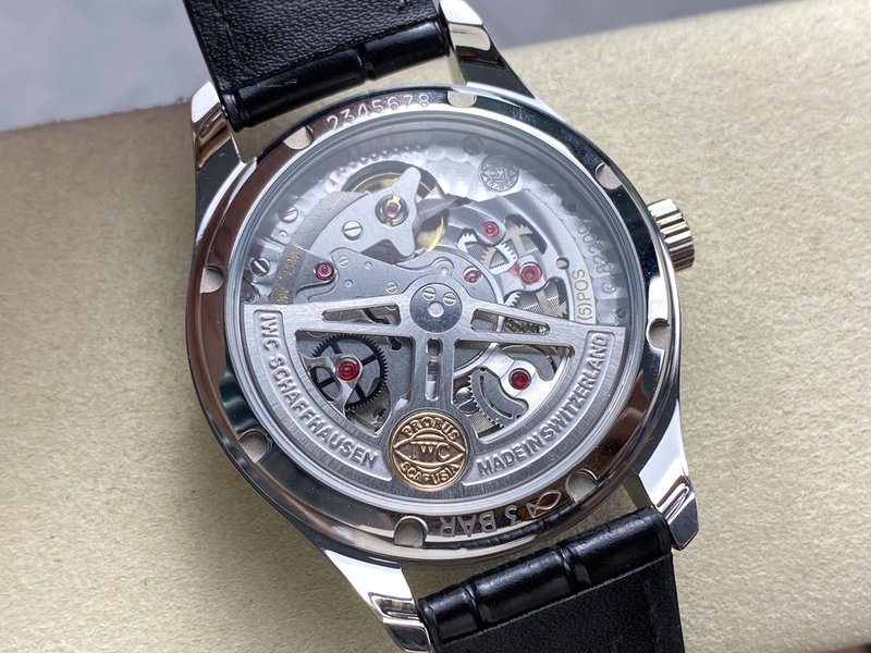 IWC 포르투기제 오토매틱 스몰 세컨즈 시계 001-251463