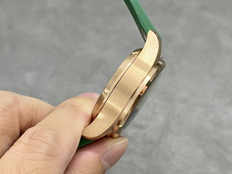 IWC 파일럿 레드골드 그린 다이얼 토매틱 시계 001-251468