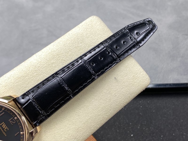 IWC 포르투기제 오토매틱 스몰 세컨즈 시계 001-251469