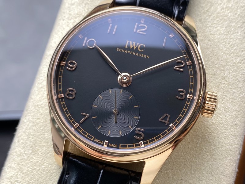IWC 포르투기제 오토매틱 스몰 세컨즈 시계 001-251469