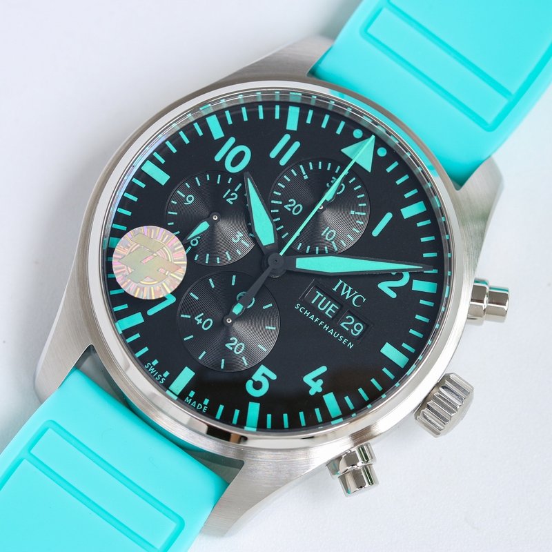 IWC 파일럿 시리즈 티타늄 케이스 시계 001-251474