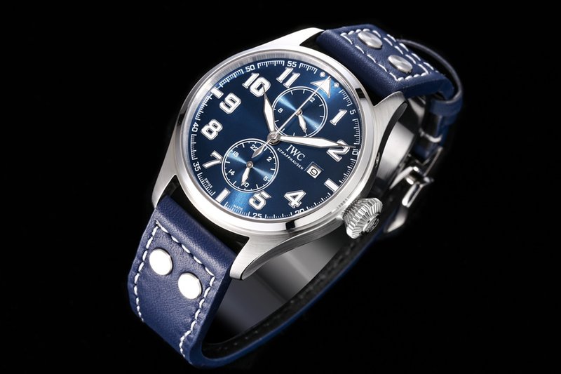 IWC 파일럿 시리즈 오픈백 문페이즈 기계식 시계 001-251496