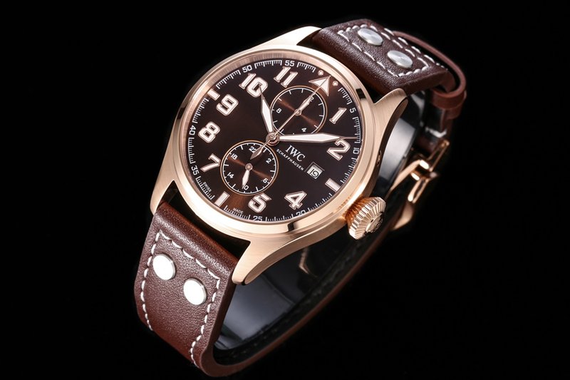 IWC 파일럿 시리즈 오픈백 문페이즈 기계식 시계 001-251497