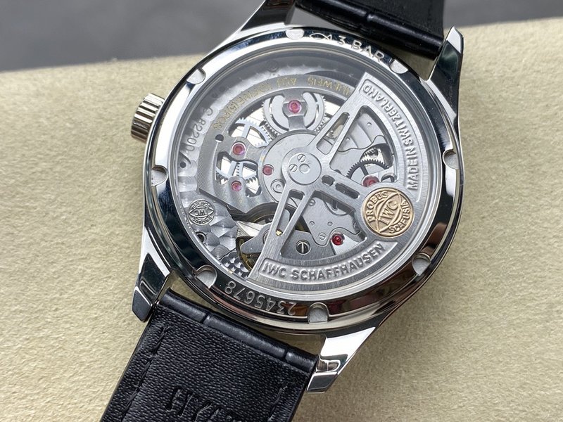 IWC 포르투기제 오토매틱 스몰 세컨즈 시계 001-251503