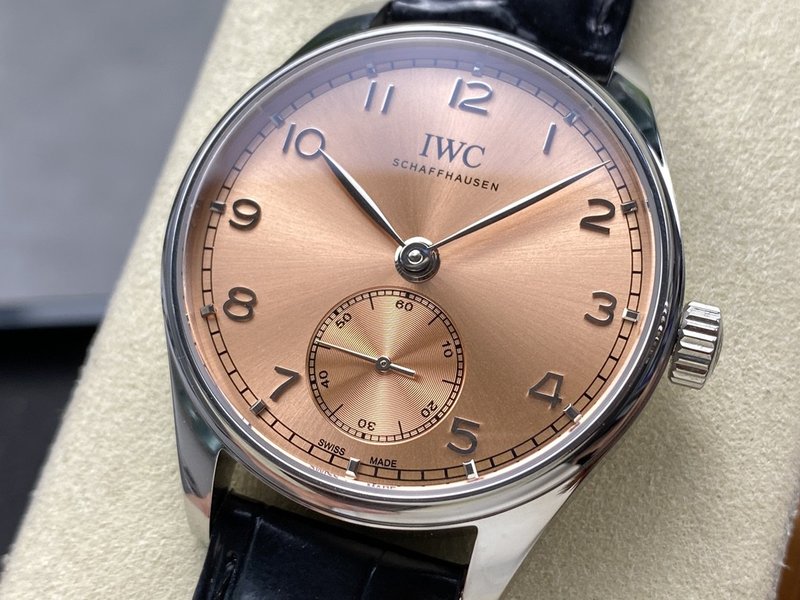 IWC 포르투기제 오토매틱 스몰 세컨즈 시계 001-251503