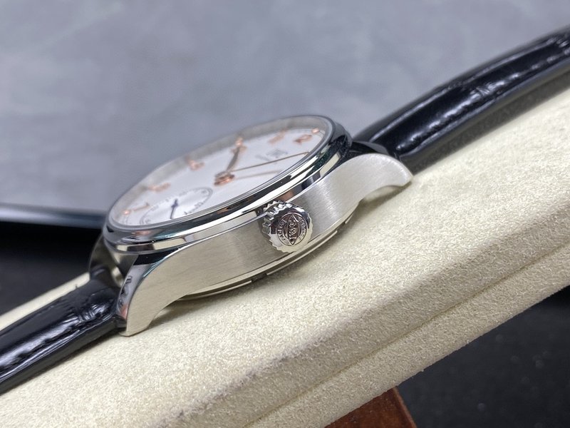 IWC 포르투기제 오토매틱 스몰 세컨즈 시계 001-251504