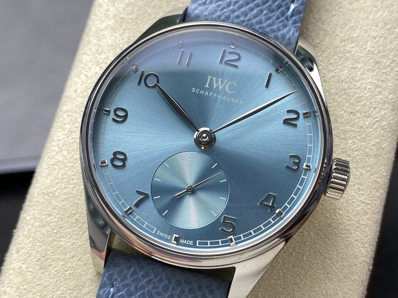 IWC 포르투기제 오토매틱 스몰 세컨즈 시계 001-251506