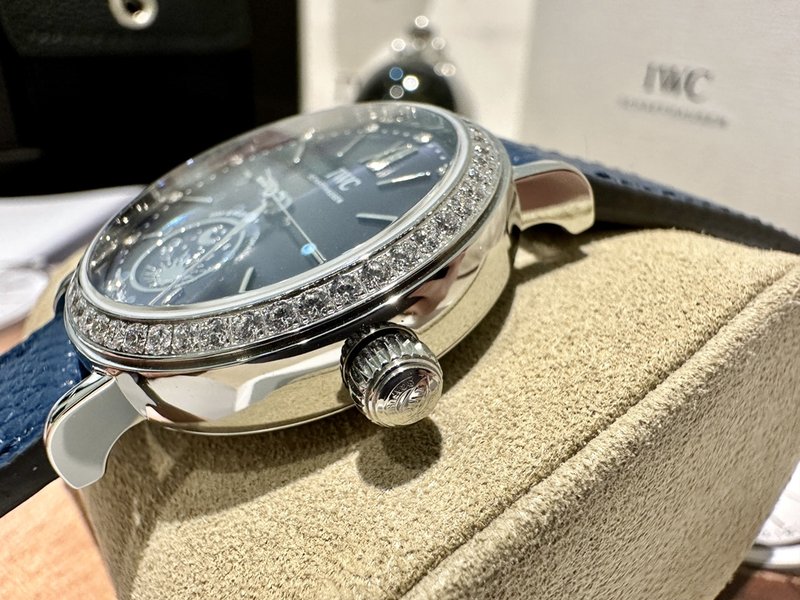 IWC 포르투기저 데이앤나이트 오토매틱 시계 001-251516