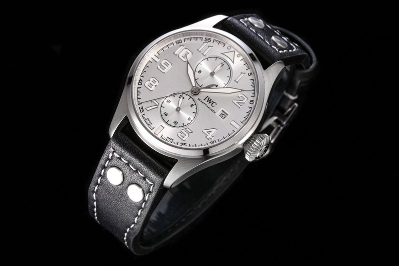 IWC 파일럿 시리즈 오픈백 문페이즈 오토매틱 시계 001-251520